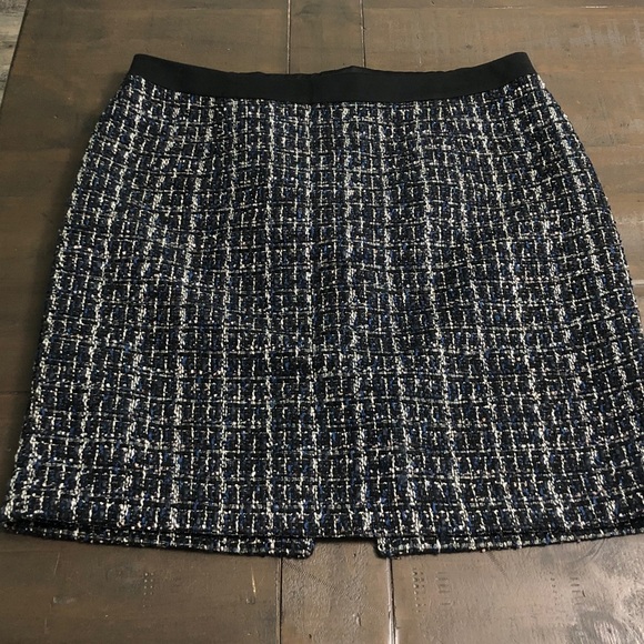 White House Black market skirt - Picture 4 of 14